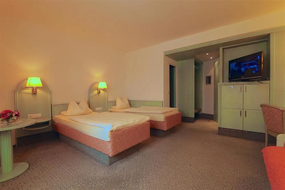 Hotel Zum Loewen Moerfelden-Walldorf 4*,  Germany