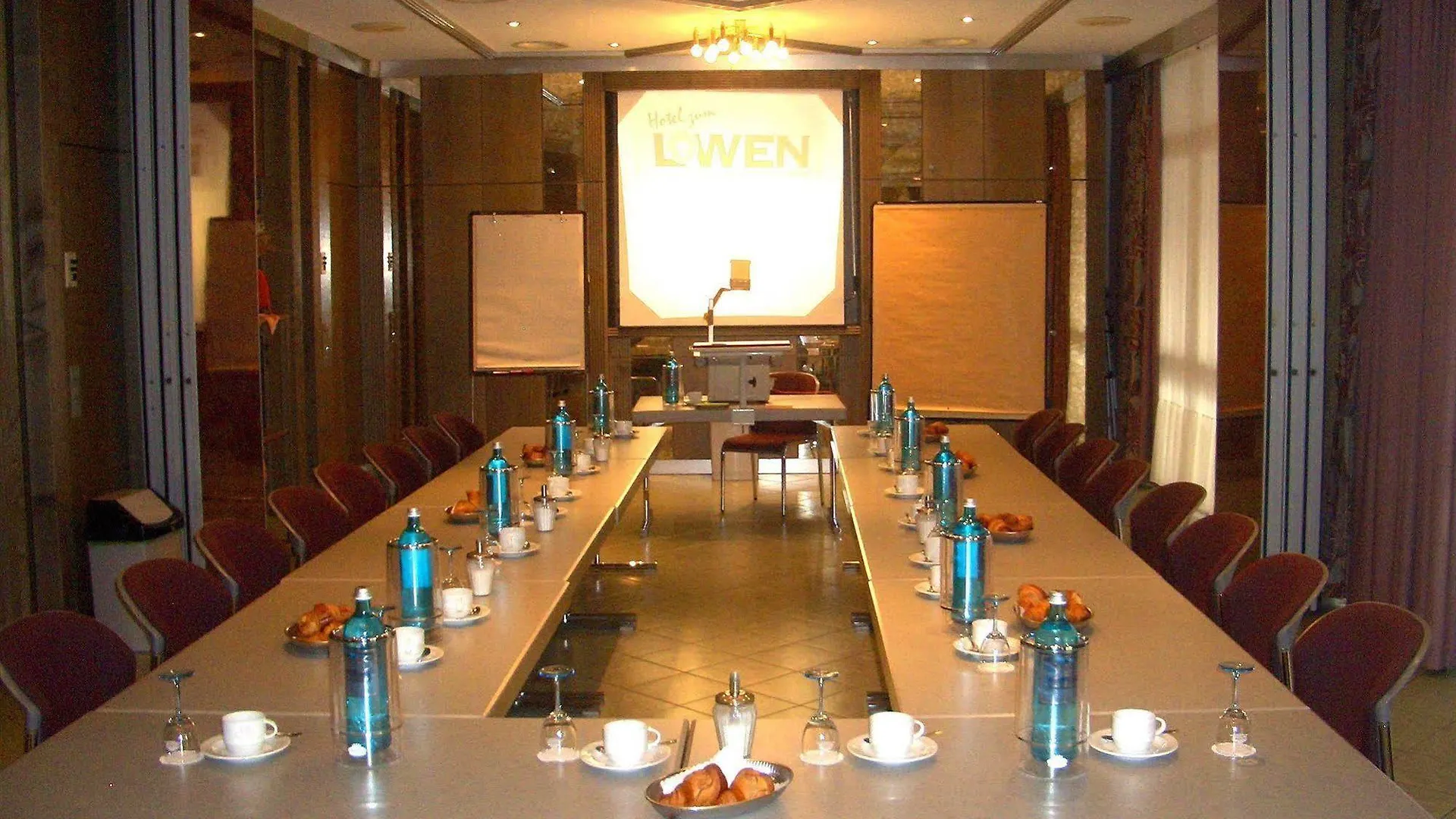 Hotel Zum Loewen Moerfelden-Walldorf 4*,